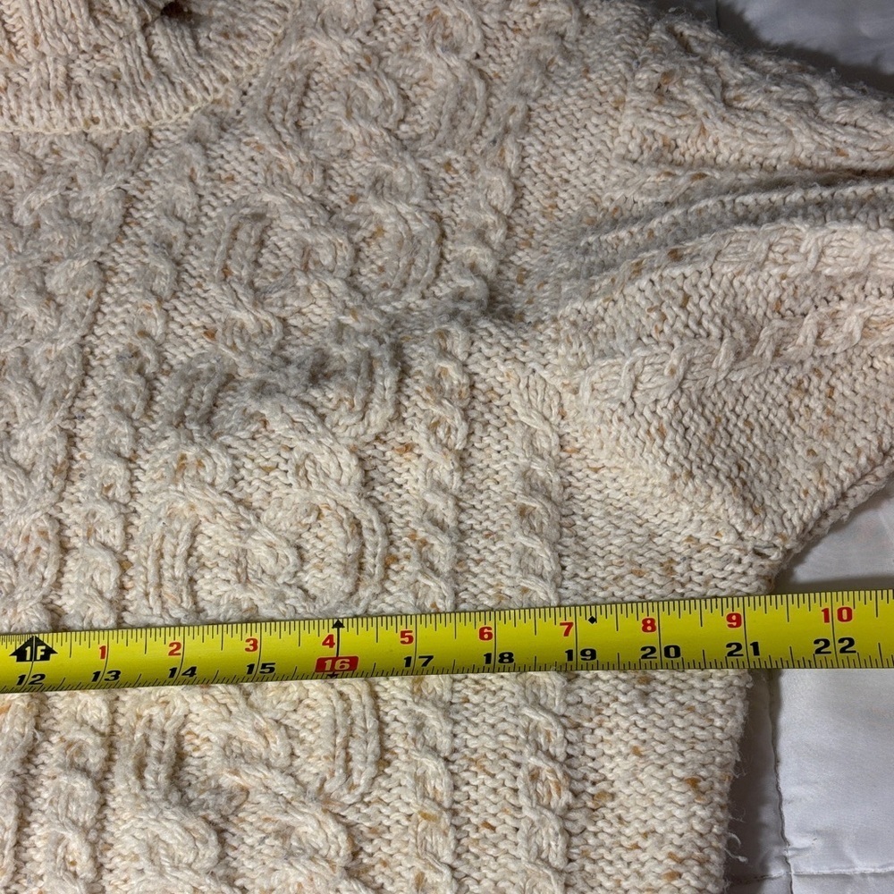 Lizsport Vintage Cozy Cable Knit Turtleneck Sweater - Picture 6 of 9